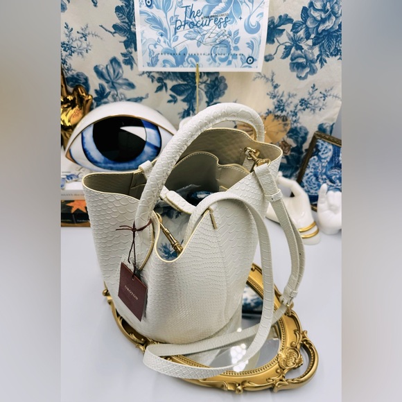 🆕 OROTON 🧿 NWT Mila Bucket Bag, White Snakeskin Textured Leather - Picture 2 of 15